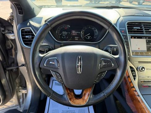 Used 2016 Lincoln MKX Select image 27