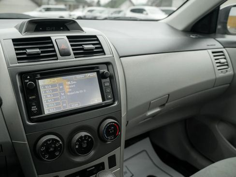 Used 2013 Toyota Corolla LE Special Edition image 17