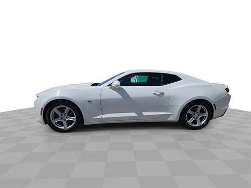 Used 2023 Chevrolet Camaro LT image 5