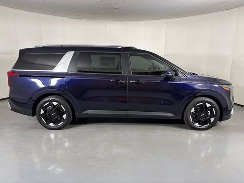 New 2026 Kia Carnival EX FWD image 9