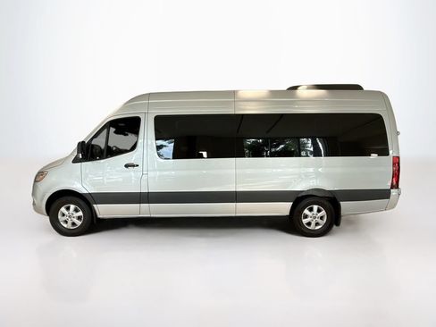 Used 2024 Mercedes-Benz Sprinter 2500 image 2