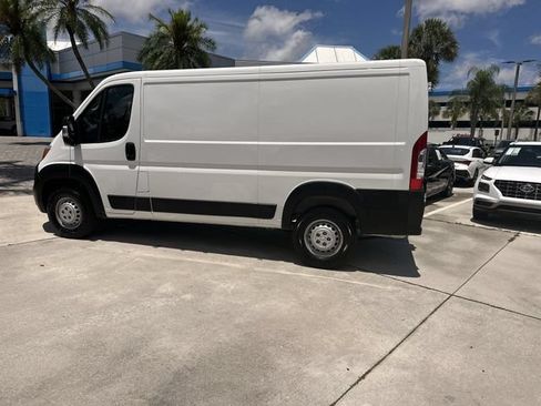 Used 2025 RAM ProMaster 2500 w/ Convenience Group FWD image 32