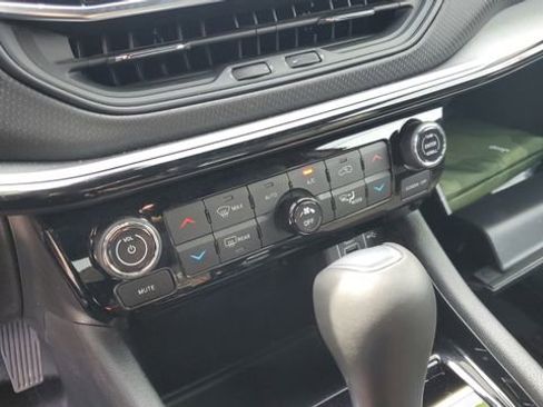 Certified 2025 Jeep Compass Trailhawk w/ Trailhawk Elite Group AWD/4WD image 20