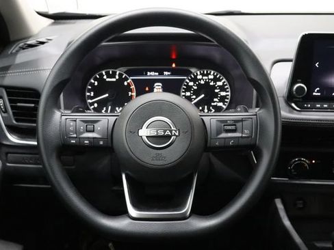 Used 2024 Nissan Rogue S FWD image 22