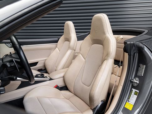 Certified 2021 Porsche 911 Carrera 4S image 5