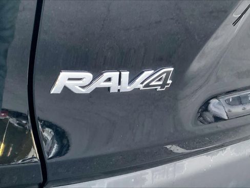 Used 2024 Toyota RAV4 XLE image 29