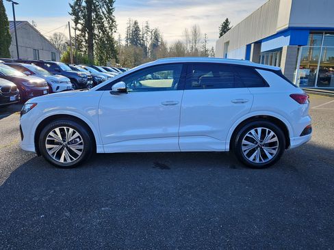 Used 2023 Audi Q4 e-tron Premium Plus w/ Premium Plus image 2