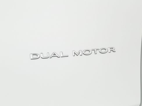Used 2021 Tesla Model Y Long Range AWD/4WD image 56