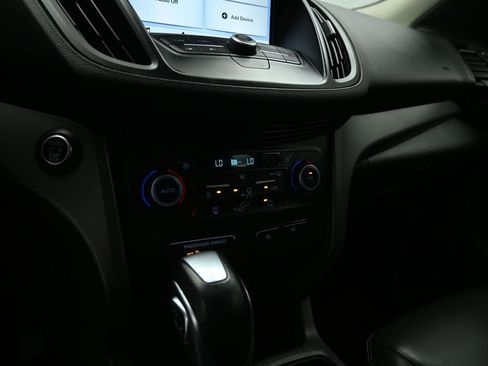 Used 2019 Ford Escape SEL image 15