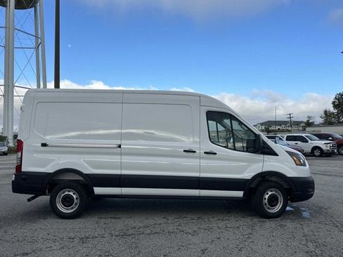 New 2026 Ford Transit 250 148 Medium Roof w/ Load Area Protection Package image 4