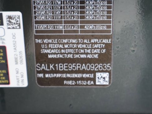 Used 2024 Land Rover Range Rover Long Wheelbase Autobiography image 28