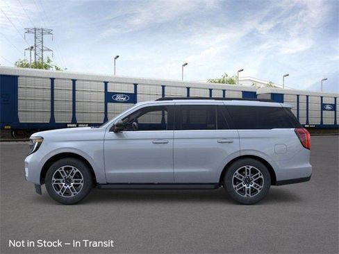 New 2025 Ford Expedition Active image 4