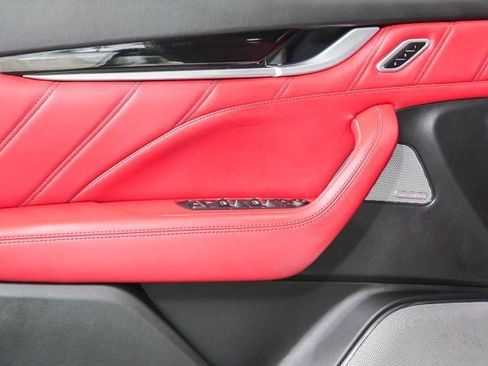 Used 2019 Maserati Levante S GranSport image 7