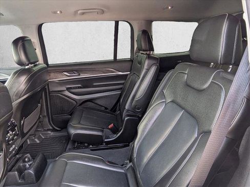 Used 2023 Jeep Grand Cherokee L Limited w/ Luxury Tech Group II RWD image 15