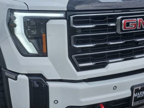 Used 2025 GMC Sierra 2500 AT4 AWD/4WD image 8