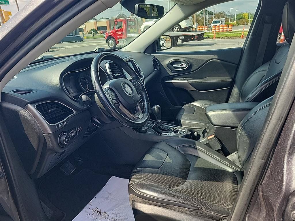 Used 2019 Jeep Cherokee Limited AWD/4WD image 12