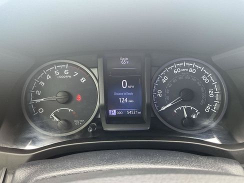 Used 2019 Toyota Tacoma TRD Off-Road AWD/4WD image 13