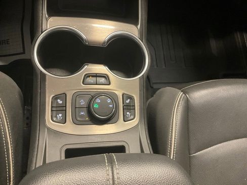 Used 2020 GMC Terrain Denali w/ GMC Pro Grade Package AWD/4WD image 10