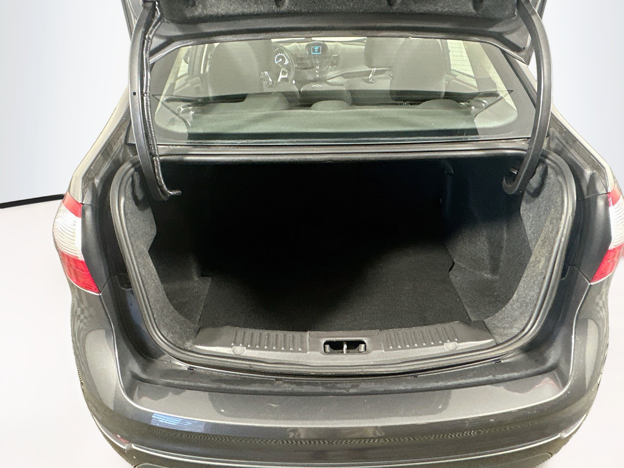 Used 2017 Ford Fiesta SE FWD image 25