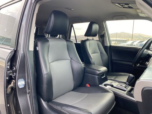 Used 2020 Toyota 4Runner SR5 Premium AWD/4WD image 6