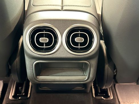 Certified 2025 Mercedes-Benz GLC 300 image 23