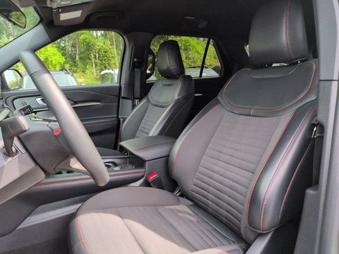 Certified 2026 Ford Explorer ST-Line AWD/4WD image 32