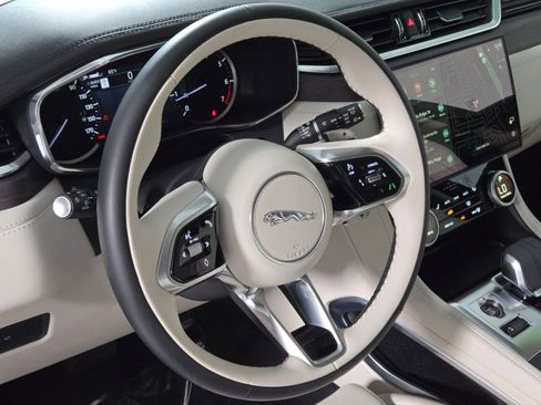 Used 2023 Jaguar F-PACE S AWD/4WD image 22