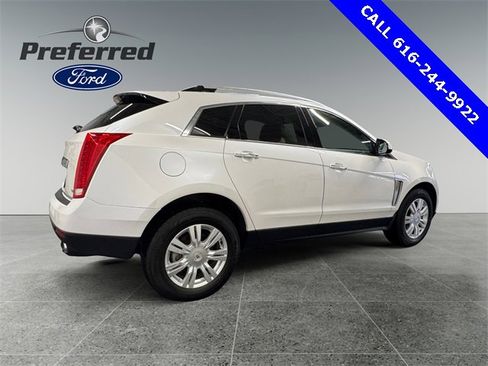 Used 2016 Cadillac SRX Luxury w/ Driver Awareness Package image 17