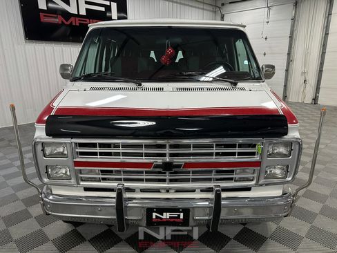 Used 1986 Chevrolet G20 image 4