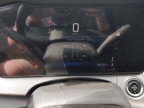 Used 2023 Nissan Sentra SR w/ SR Premium Package FWD image 5