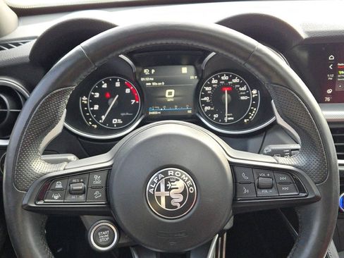 Used 2022 Alfa Romeo Stelvio Veloce image 32