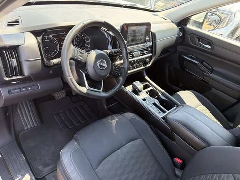 Used 2022 Nissan Pathfinder SV w/ SV Premium Package FWD image 24