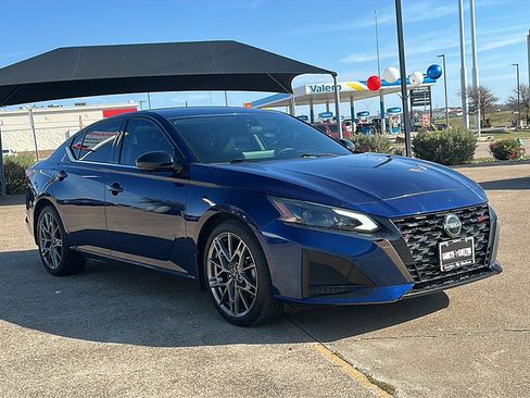 Used 2023 Nissan Altima 2.0 SR image 10