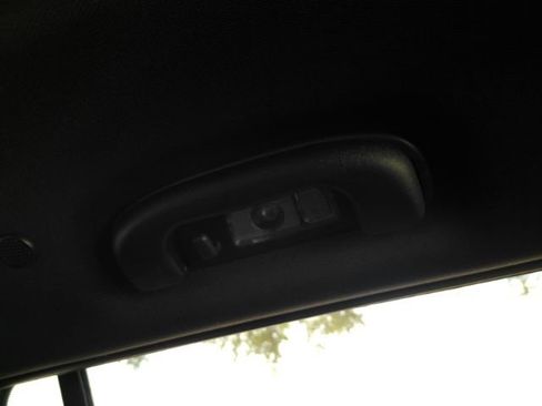 Used 2025 Cadillac XT6 Luxury FWD image 32