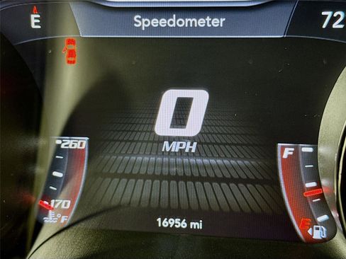 Used 2015 Dodge Challenger SRT Hellcat RWD image 2