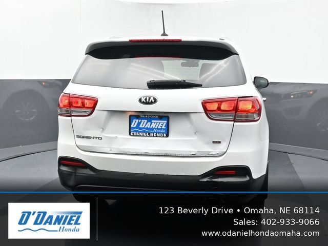 Used 2017 Kia Sorento AWD image 5