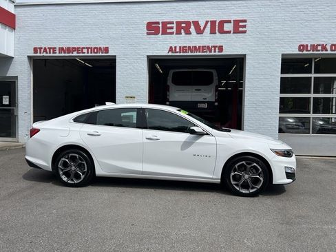 Used 2024 Chevrolet Malibu LT FWD image 1