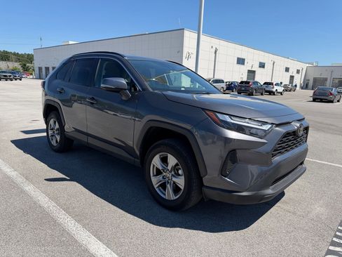 Used 2025 Toyota RAV4 XLE AWD/4WD image 3