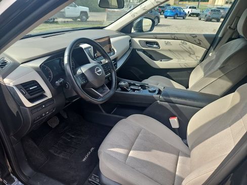 Used 2025 Nissan Rogue SV AWD/4WD image 11