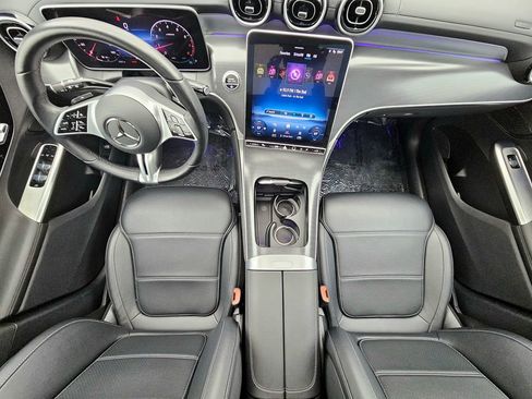 Used 2024 Mercedes-Benz GLC 300 4MATIC image 30