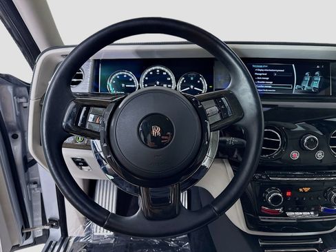 Used 2018 Rolls-Royce Phantom Sedan image 12