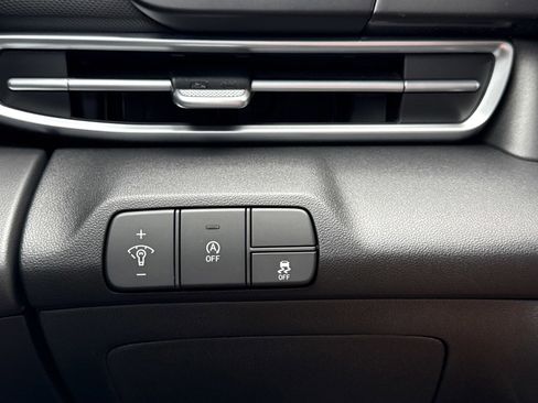 New 2026 Hyundai Elantra SE FWD image 17