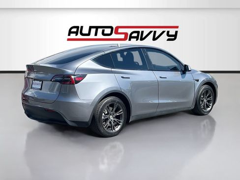 Used 2025 Tesla Model Y Long Range AWD/4WD image 7