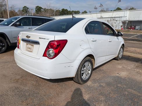 Used 2014 Chevrolet Sonic LT image 2