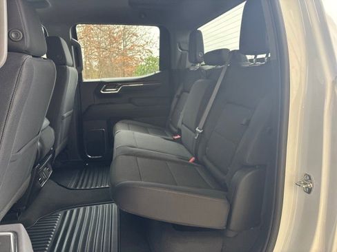 New 2025 GMC Sierra 1500 Elevation image 33