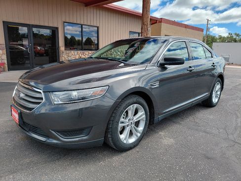 Used 2018 Ford Taurus SE FWD image 2