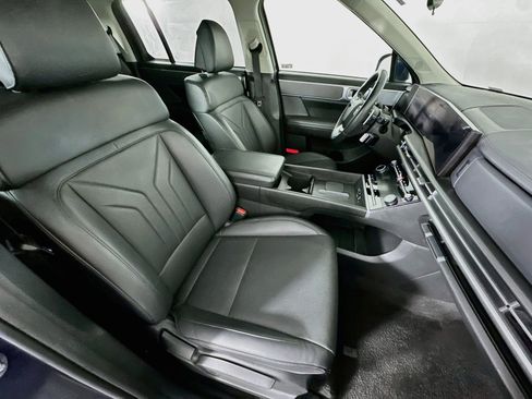 Used 2025 Hyundai Santa Fe SEL FWD image 32