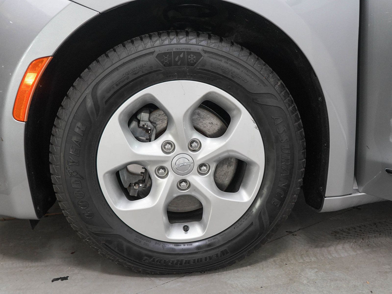 Used 2017 Chrysler Pacifica Touring-L Plus FWD image 30