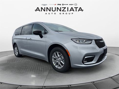 New 2026 Chrysler Pacifica Select image 7