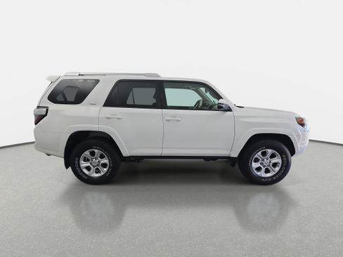 Used 2018 Toyota 4Runner SR5 Premium image 4